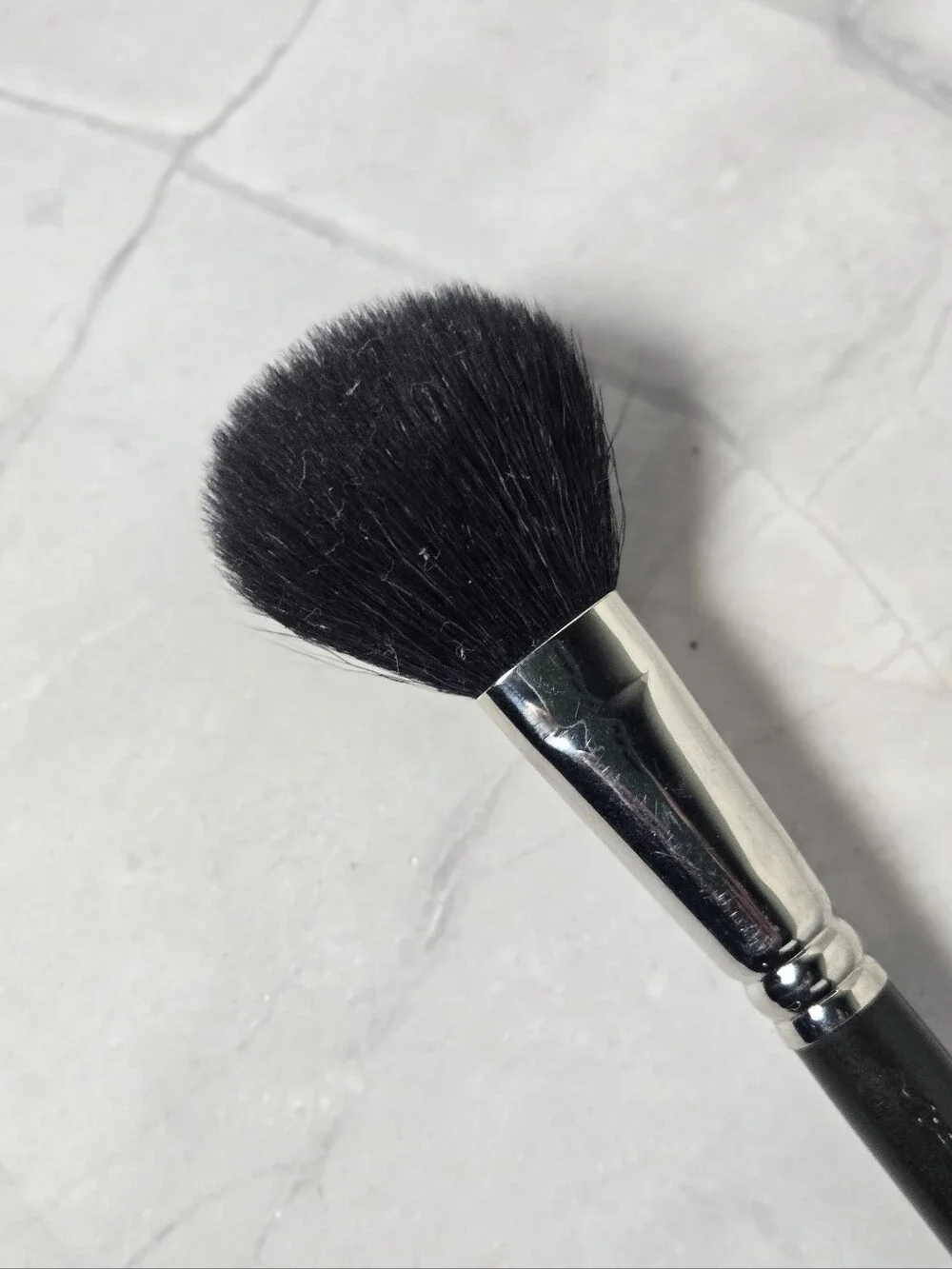 MAC Cosmetics 129 Synthetic Powder / Blush Makeup Brush.